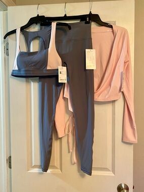 NWT Athleta Set: Sports Bra & Legging